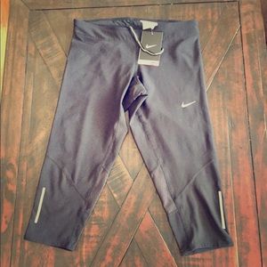 NWT Dri-fit Nike Capri pants